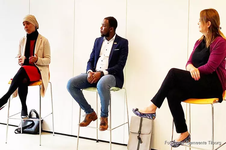 Ambassadeur ontmoet Shelter City gast en LHBTI-activist