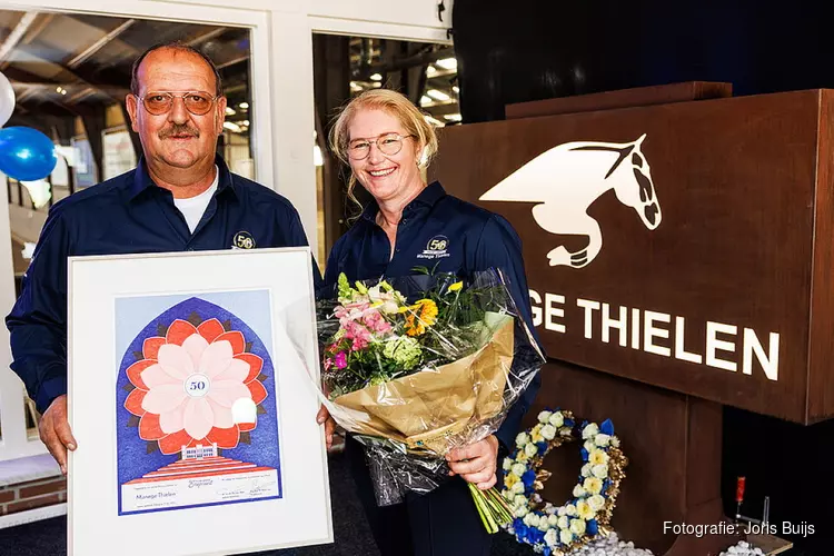 Tilburgse Ereprent voor 50-jarige Manege Thielen in Tilburg