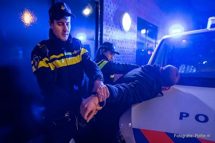 Drie jongemannen aangehouden voor poging straatroof, politie zoekt slachtoffer