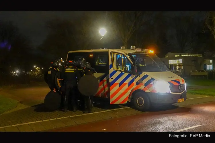 Geweld tegen politie en zesentwintig aanhoudingen