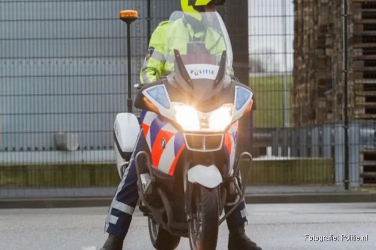 Politie houdt grote verkeerscontrole tegen afleiding achter het stuur