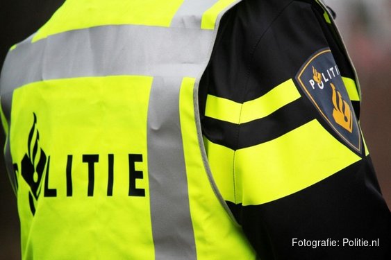 Vuurwapen, stroomstootwapen en mes in beslag genomen in Tilburg