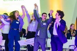Tilburgse studenten winnen nationale titel met noodnetwerk voor rampen en gaan naar World Cup in Brazilië